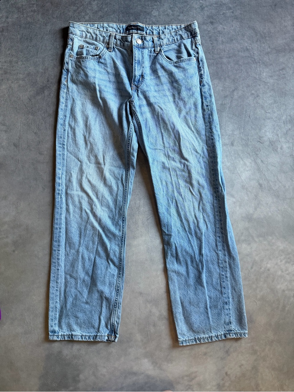 Aeropostale Low Rise Baggy Jeans-Light Wash